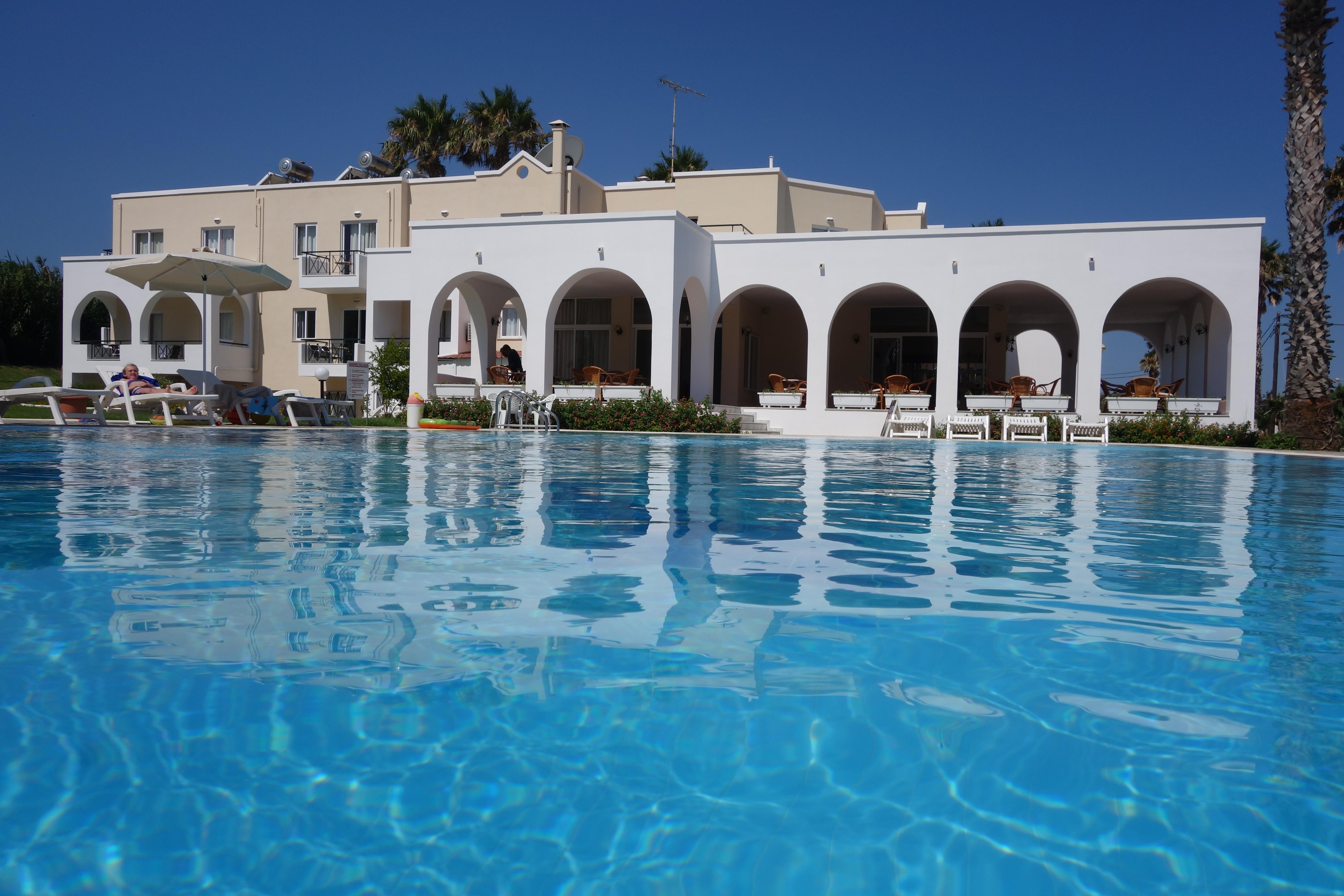Andromeda Hotel Apartments Psalidi  Bagian luar foto