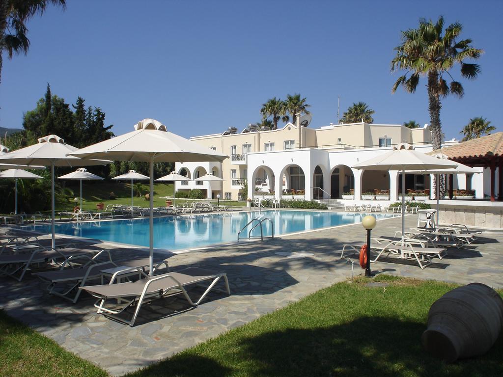 Andromeda Hotel Apartments Psalidi  Bagian luar foto