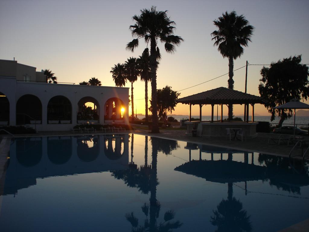 Andromeda Hotel Apartments Psalidi  Bagian luar foto