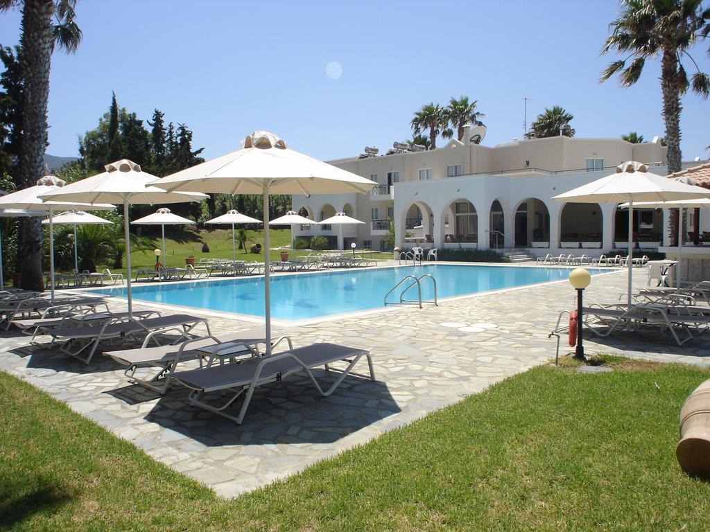 Andromeda Hotel Apartments Psalidi  Bagian luar foto